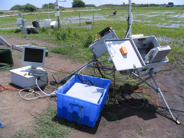 Eddy tower at rice field with LGR running