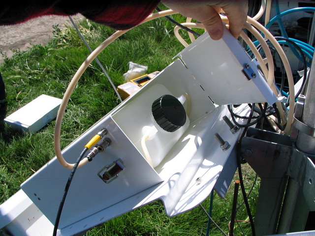 LI-7700 auto-washer reservoir box