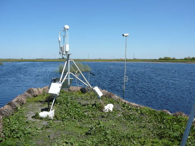 Mayberry tripod tower and camera