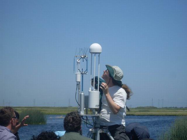 Joe cleaning LI7700 with Fluxnet fieldtrip.