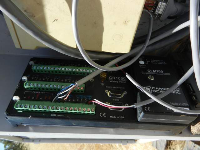 CR1000 data logger in eddy box