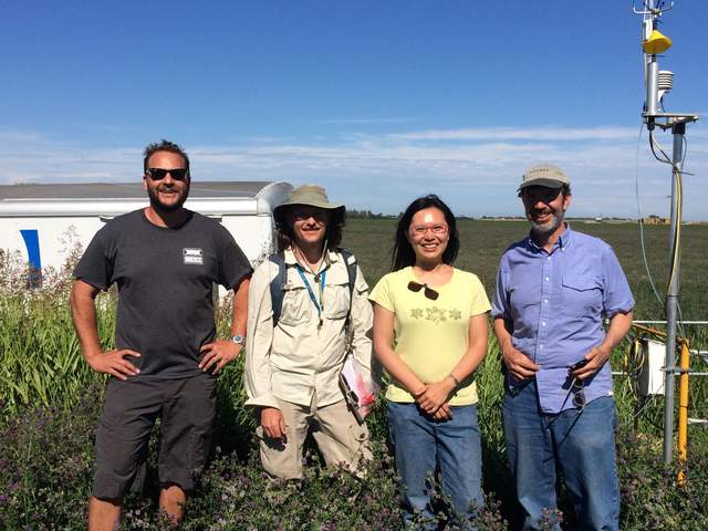 Arron, Joe, Yiwen and Dennis at Alfalfa installing isotope system