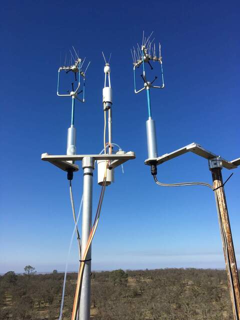 Comparing the sonic that got wet when the corn tower fell over.